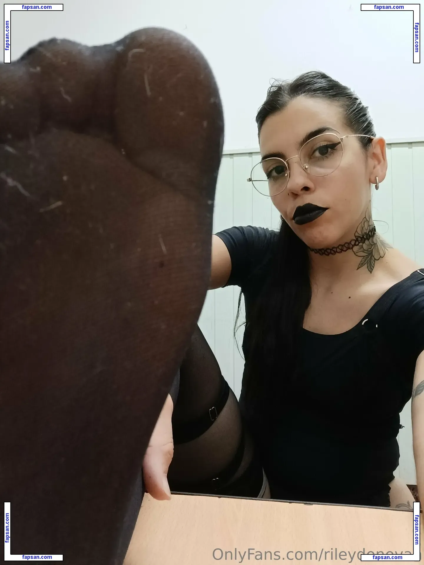rileydonovan nude photo #0004 from OnlyFans