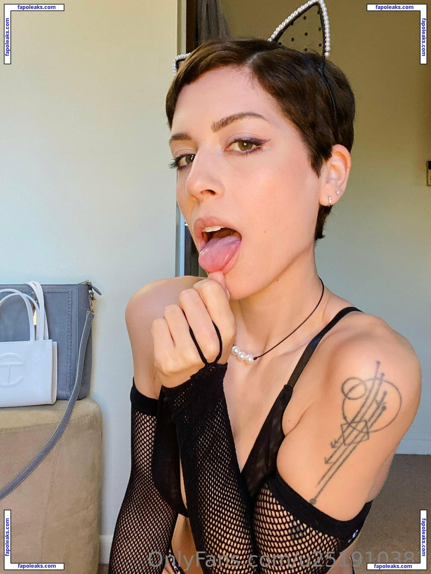 rileyyyxx / riley_xx nude photo #0017 from OnlyFans