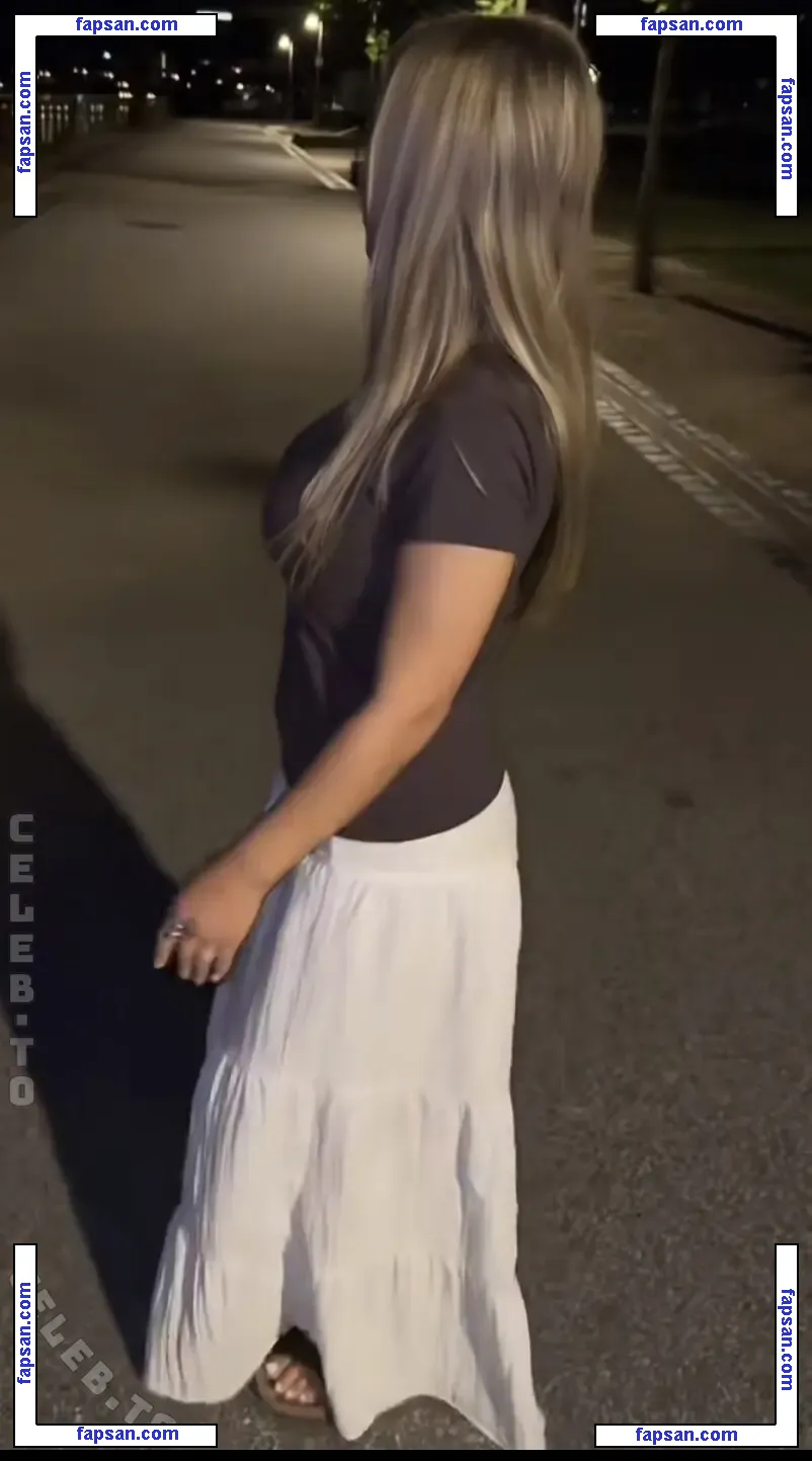 rina.official nude photo #0026 from OnlyFans