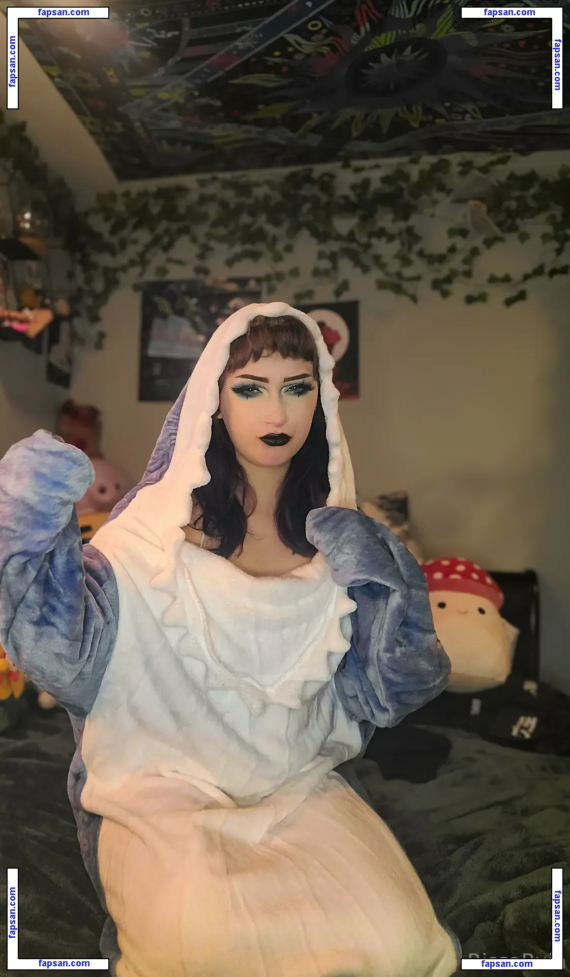 rissa.ruin nude photo #0084 from OnlyFans