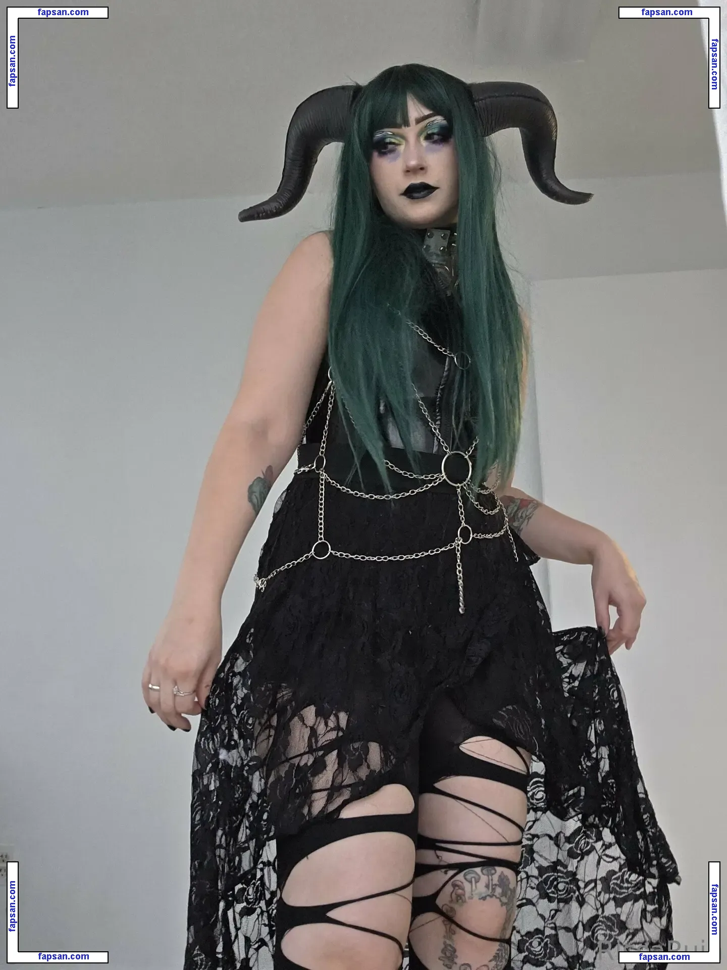 rissa.ruin nude photo #0091 from OnlyFans