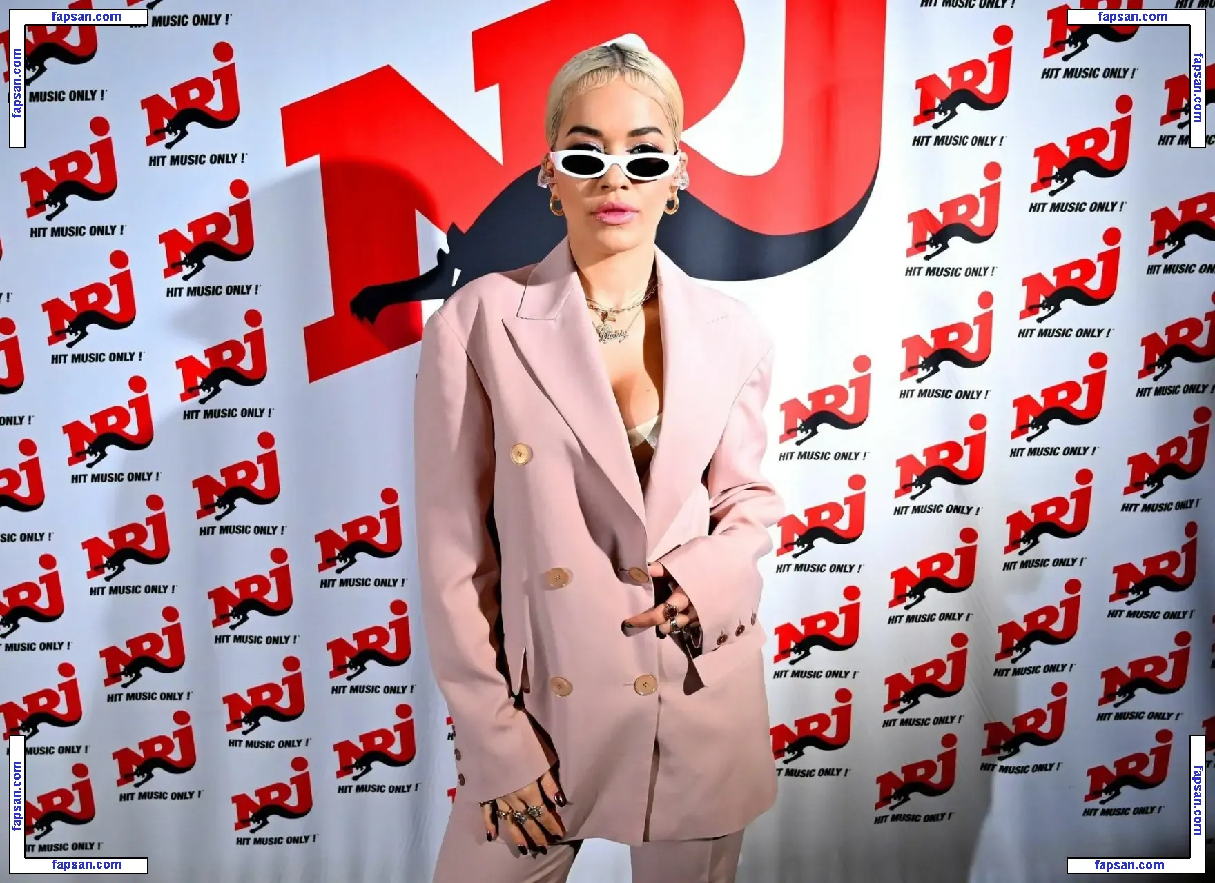 Rita Ora голая фото #0337 с Онлифанс
