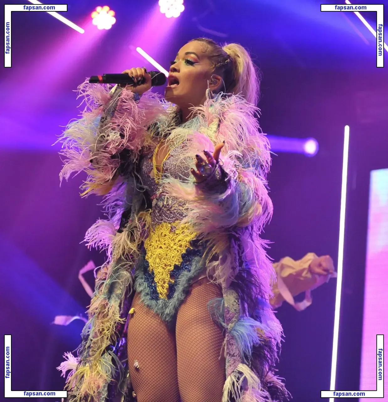 Rita Ora голая фото #1290 с Онлифанс