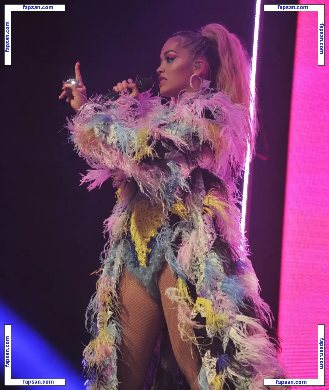 Rita Ora голая фото #1295 с Онлифанс