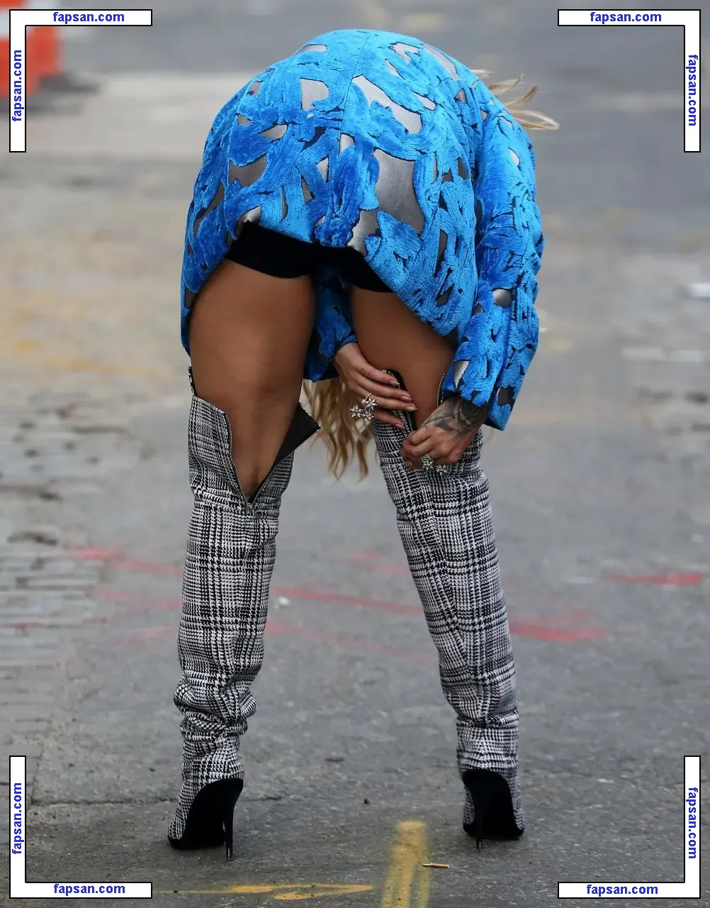 Rita Ora nude photo #3401 from OnlyFans