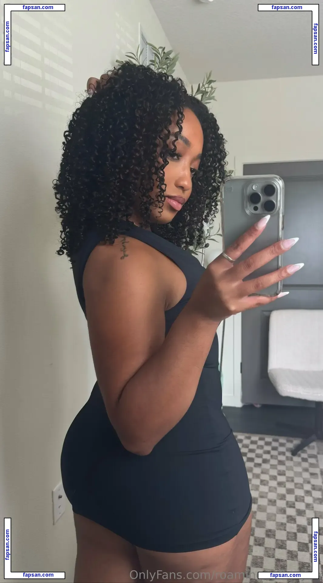 roamingwithreyna nude photo #0009 from OnlyFans