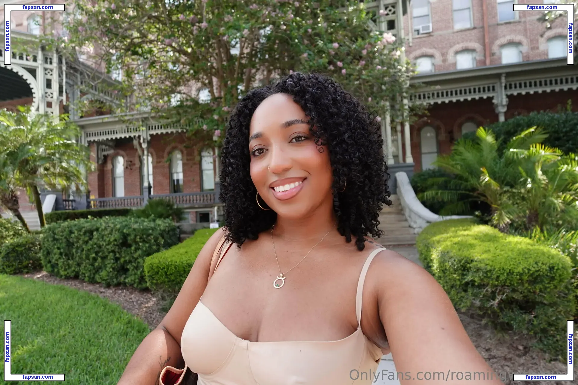 roamingwithreyna nude photo #0016 from OnlyFans