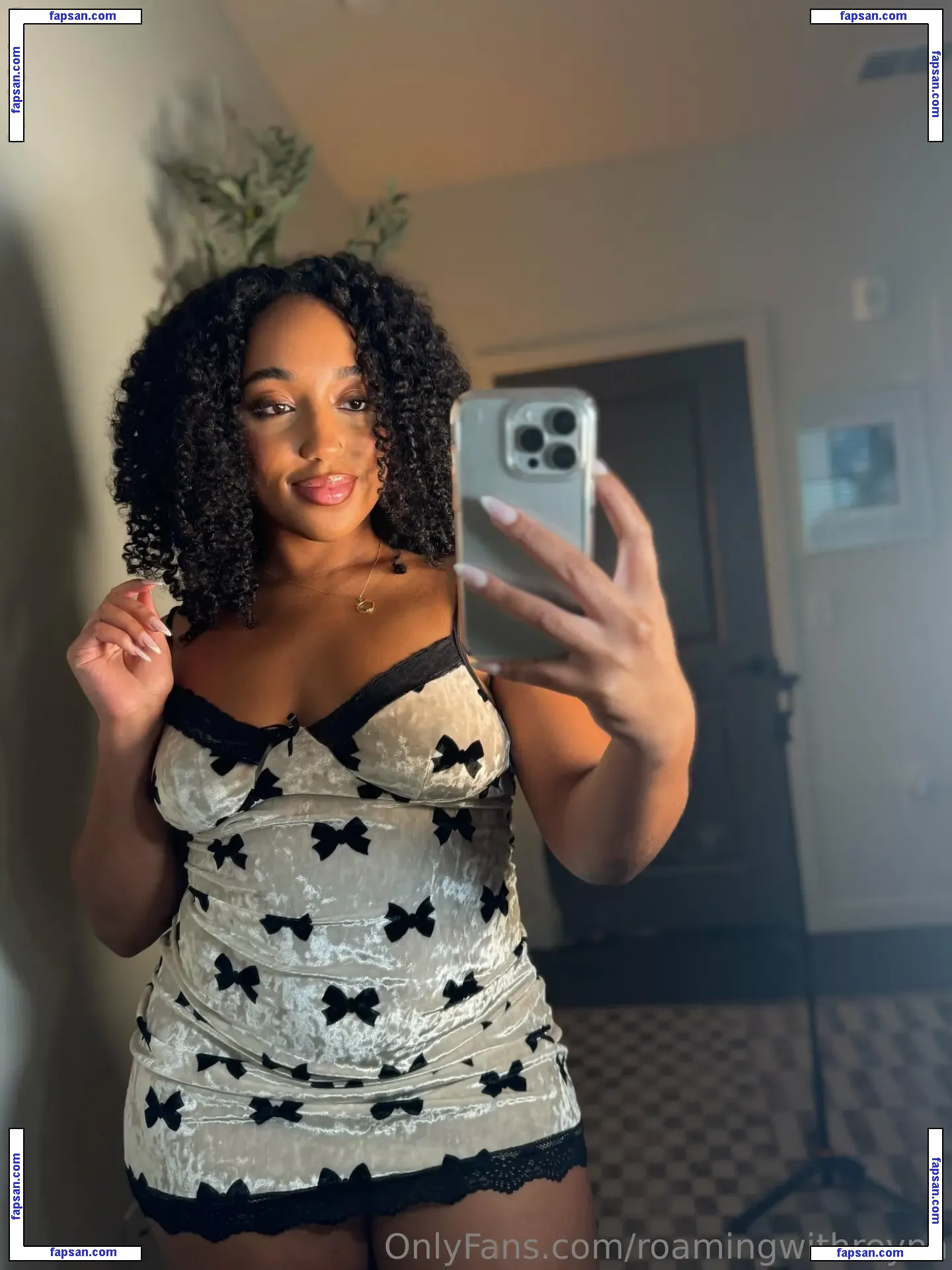 roamingwithreyna nude photo #0018 from OnlyFans