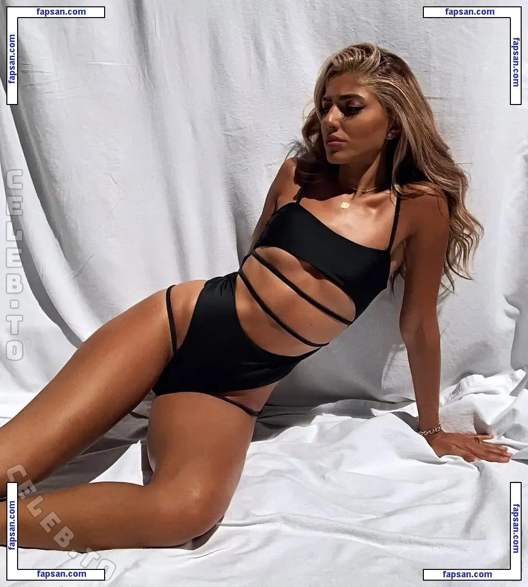 Romita Valizadeh nude photo #0020 from OnlyFans