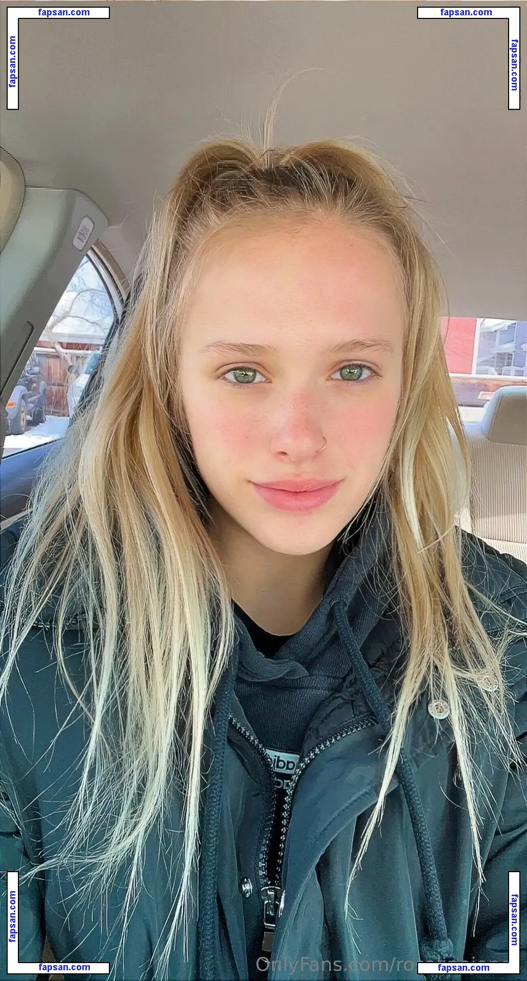 rosalinejones голая фото #0005 с Онлифанс