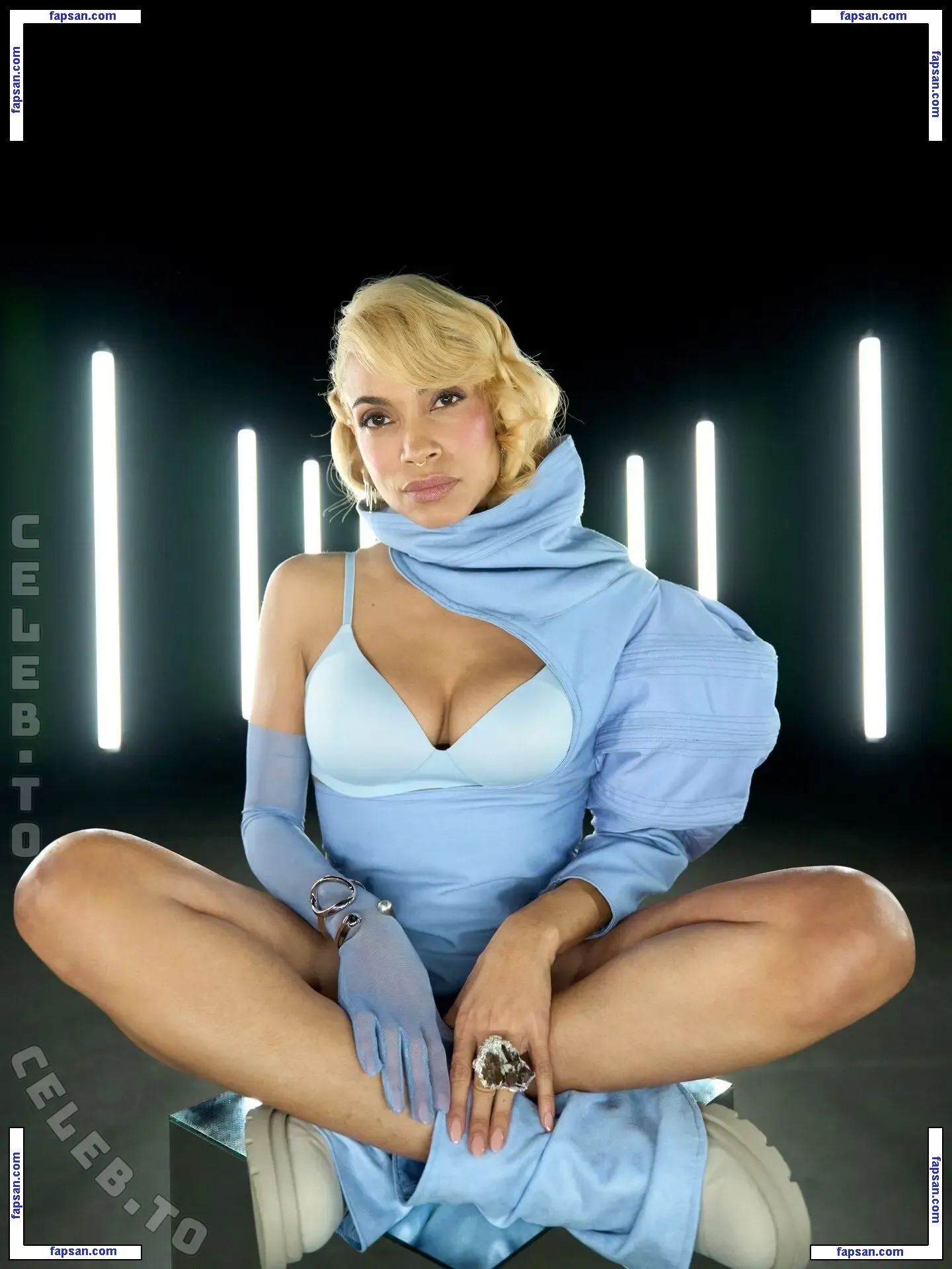 Rosario Dawson nude photo #0403 from OnlyFans