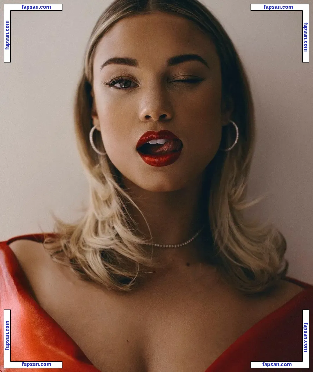 Rose Bertram nude photo #0026 from OnlyFans