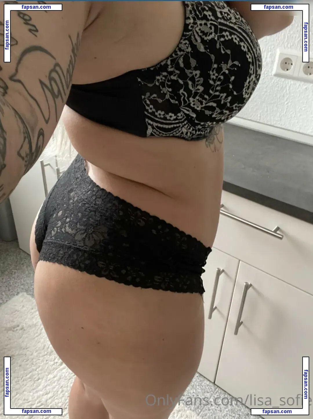 Rose-Isabelle nude photo #0004 from OnlyFans