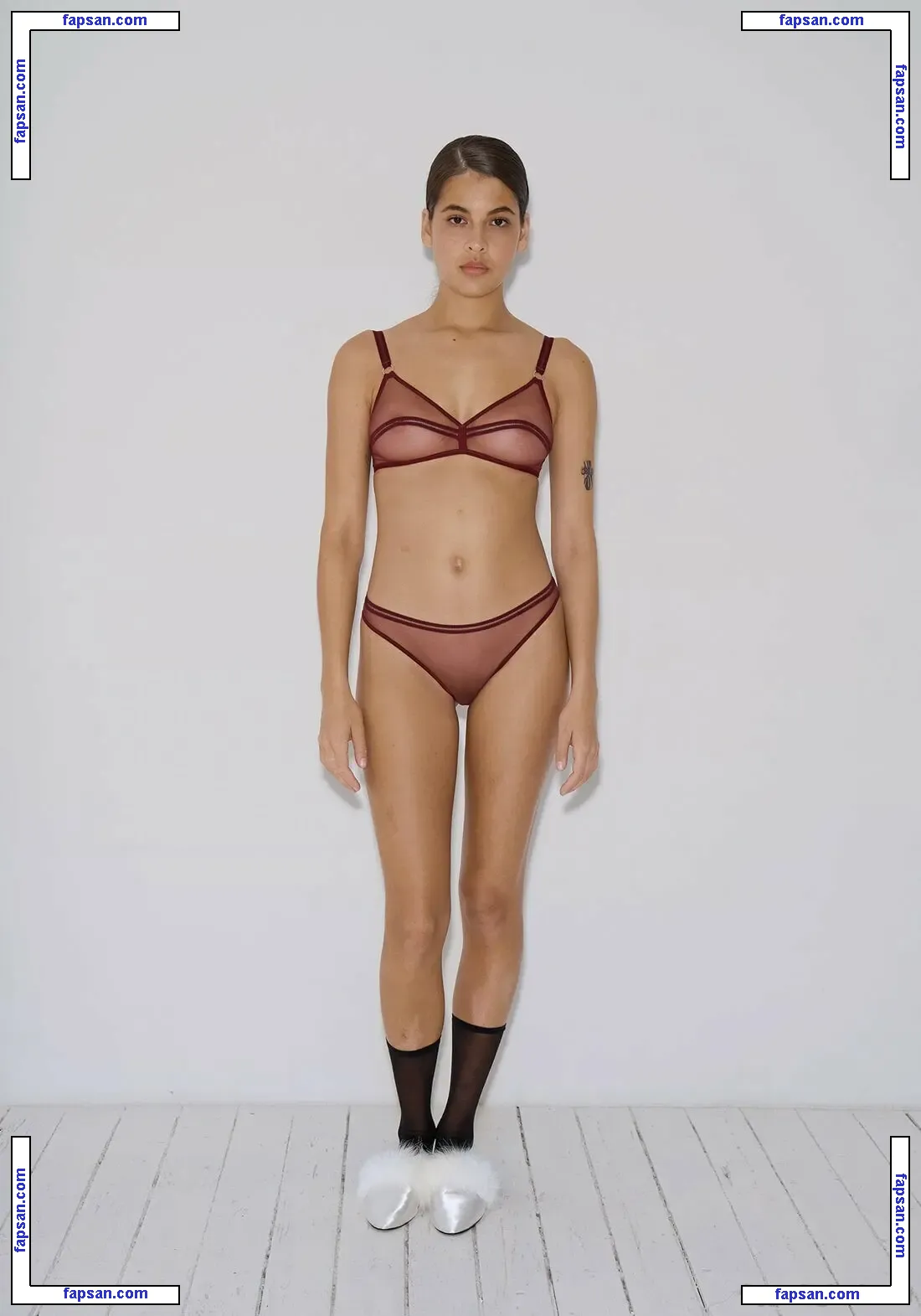 Rose Kely голая фото #0013 с Онлифанс