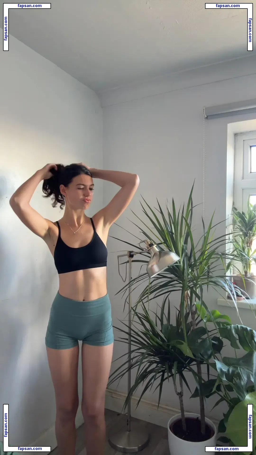 Roseannegarcia0 nude photo #0029 from OnlyFans