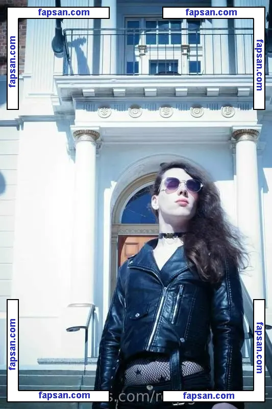 RoseGold Ember голая фото #0024 с Онлифанс