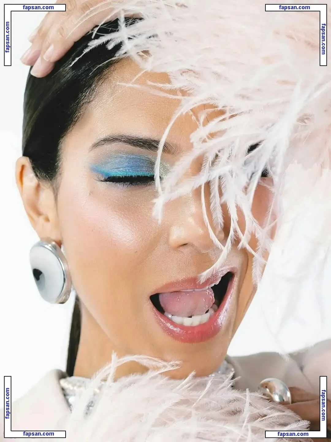 Roselyn Sanchez nude photo #0283 from OnlyFans