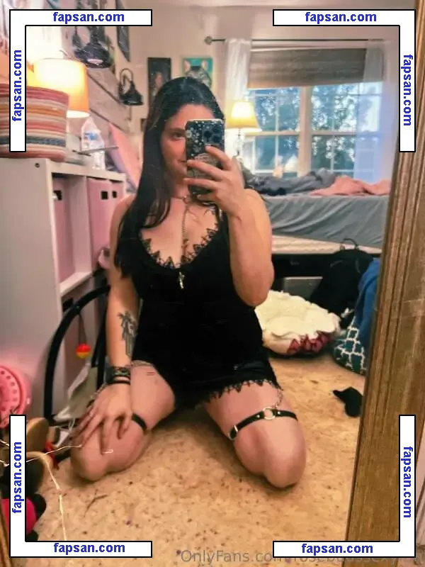 Roses And Buds голая фото #0018 с Онлифанс