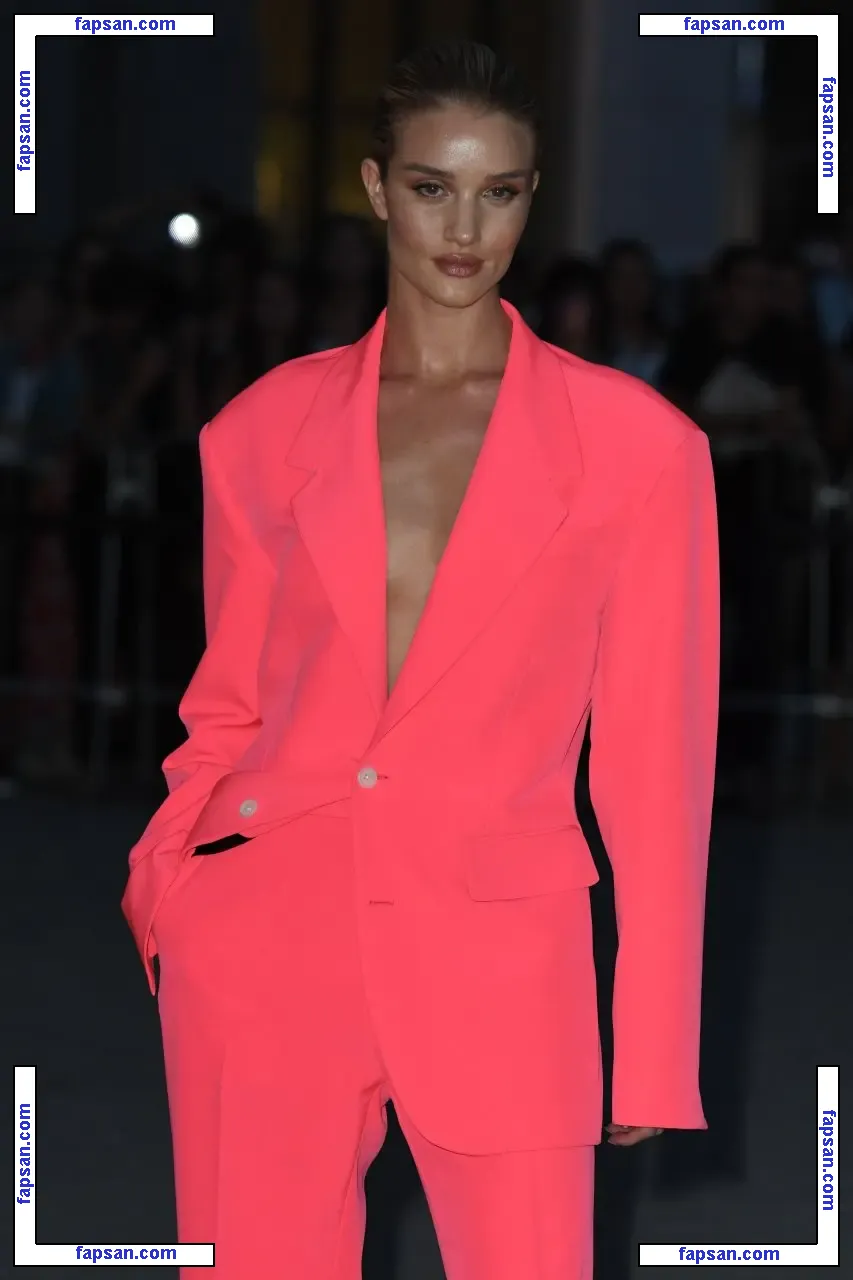 Rosie Huntington-Whiteley голая фото #0024 с Онлифанс