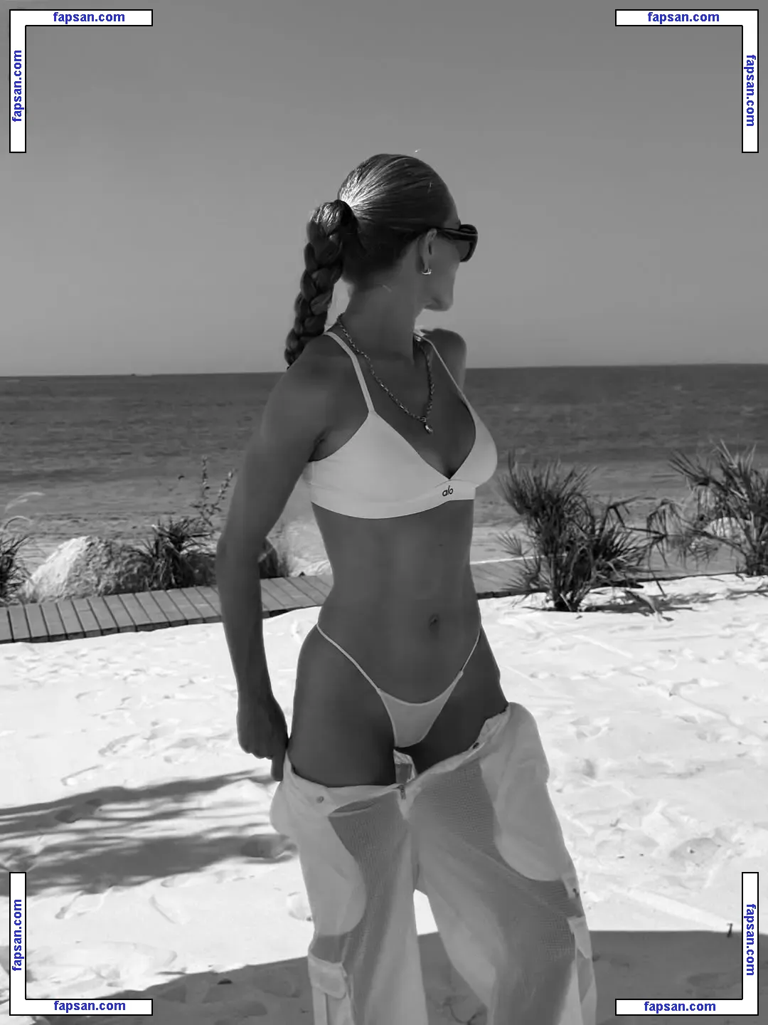 Rosie Huntington-Whiteley голая фото #2324 с Онлифанс