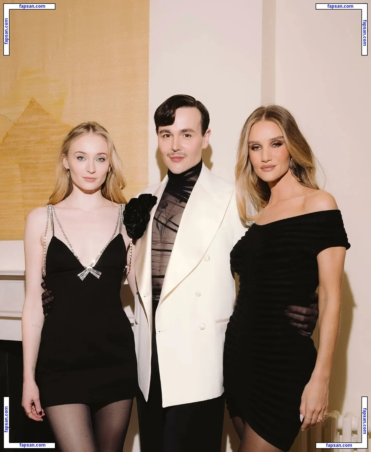 Rosie Huntington-Whiteley голая фото #2326 с Онлифанс