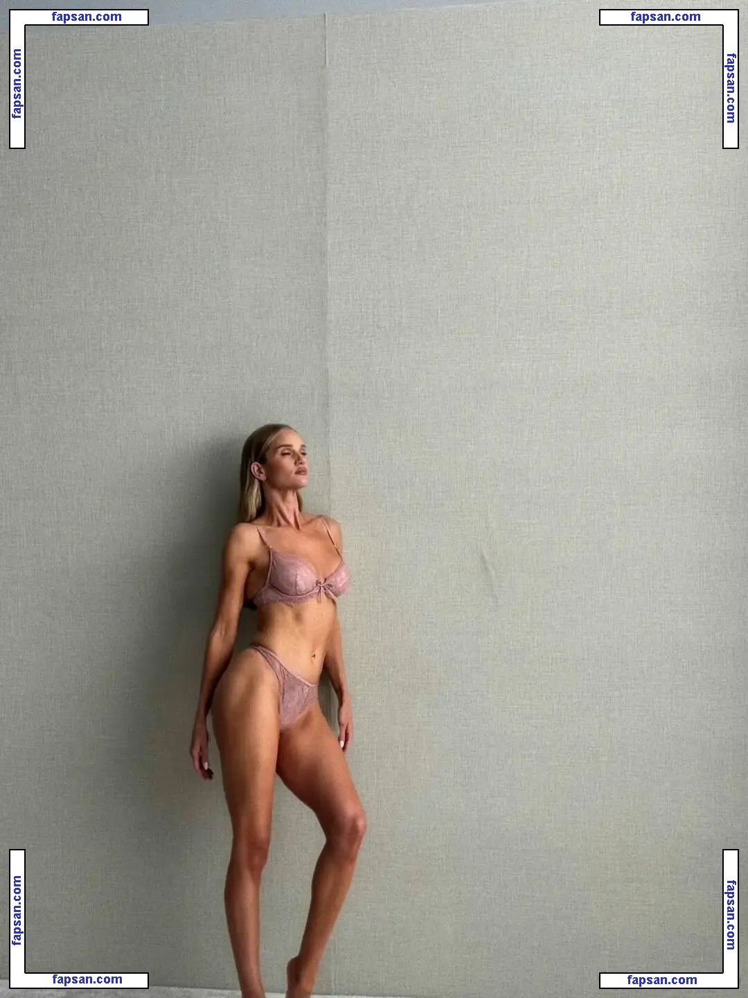 Rosie Huntington-Whiteley голая фото #2330 с Онлифанс