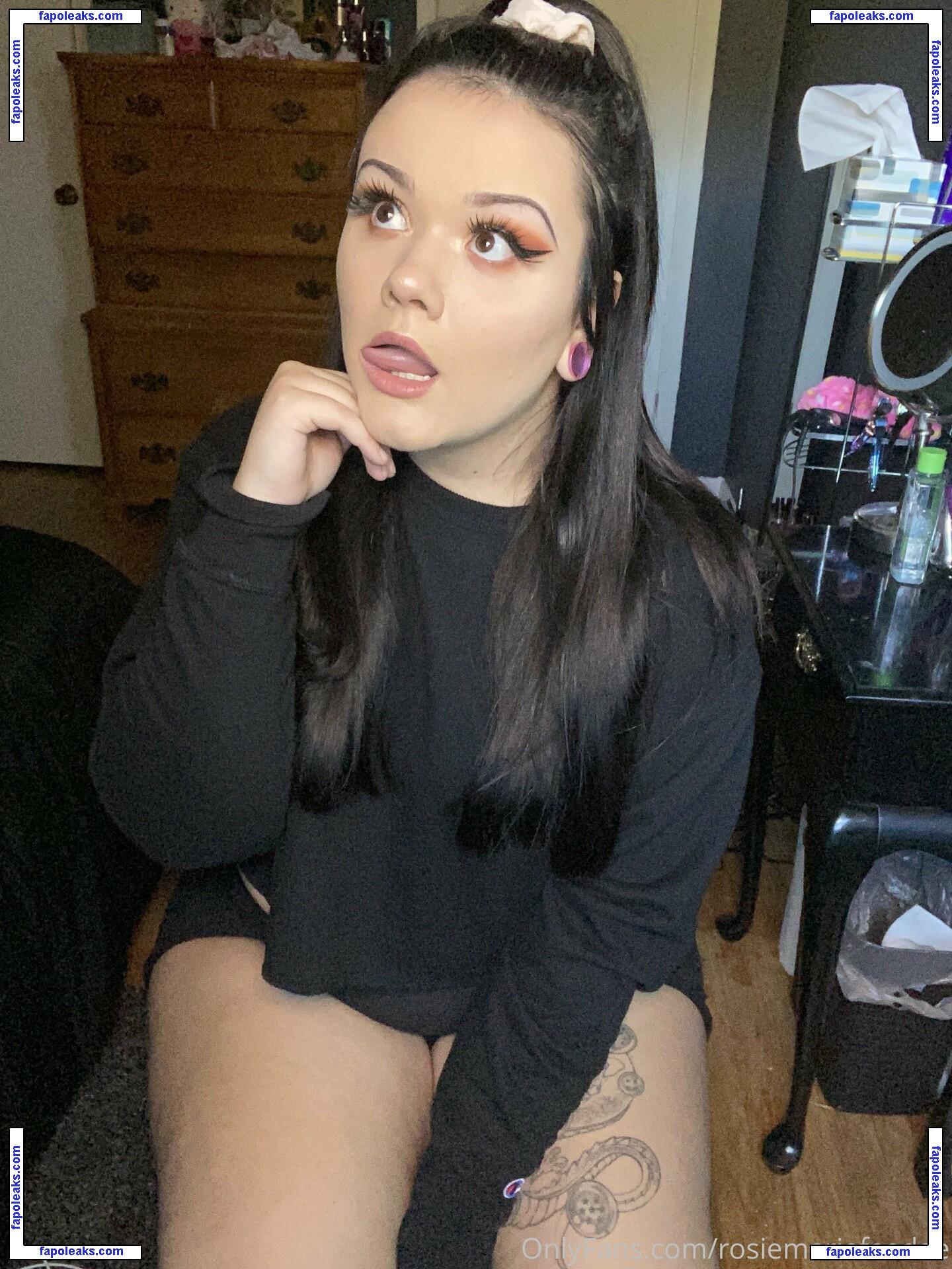 rosiemariefeedee / rosiemarie nude photo #0039 from OnlyFans