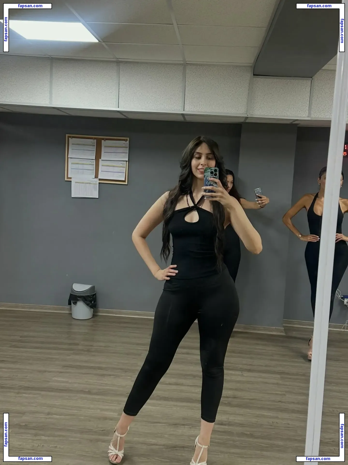 rosipoderosi nude photo #0054 from OnlyFans