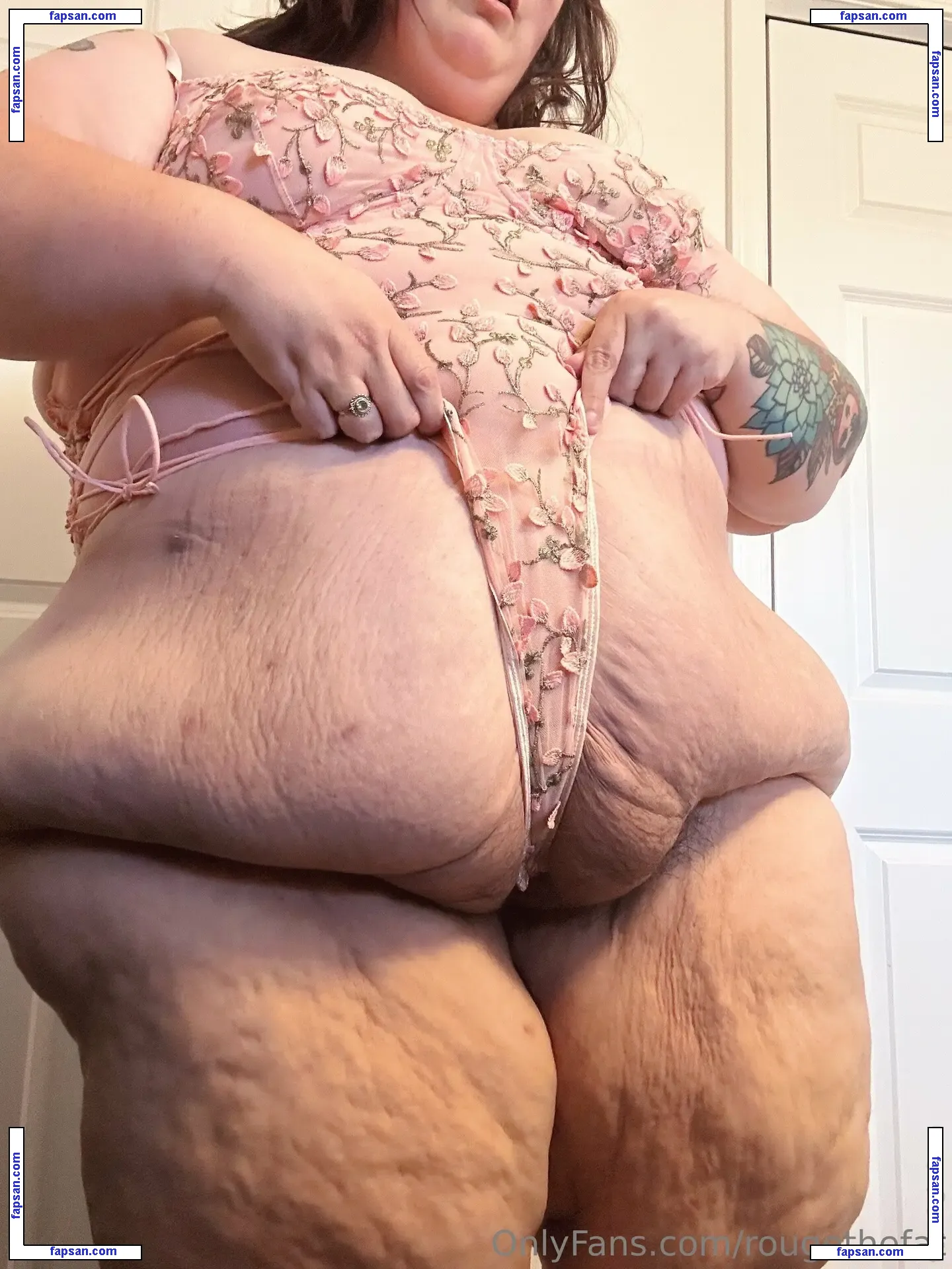 rougethefat nude photo #0014 from OnlyFans