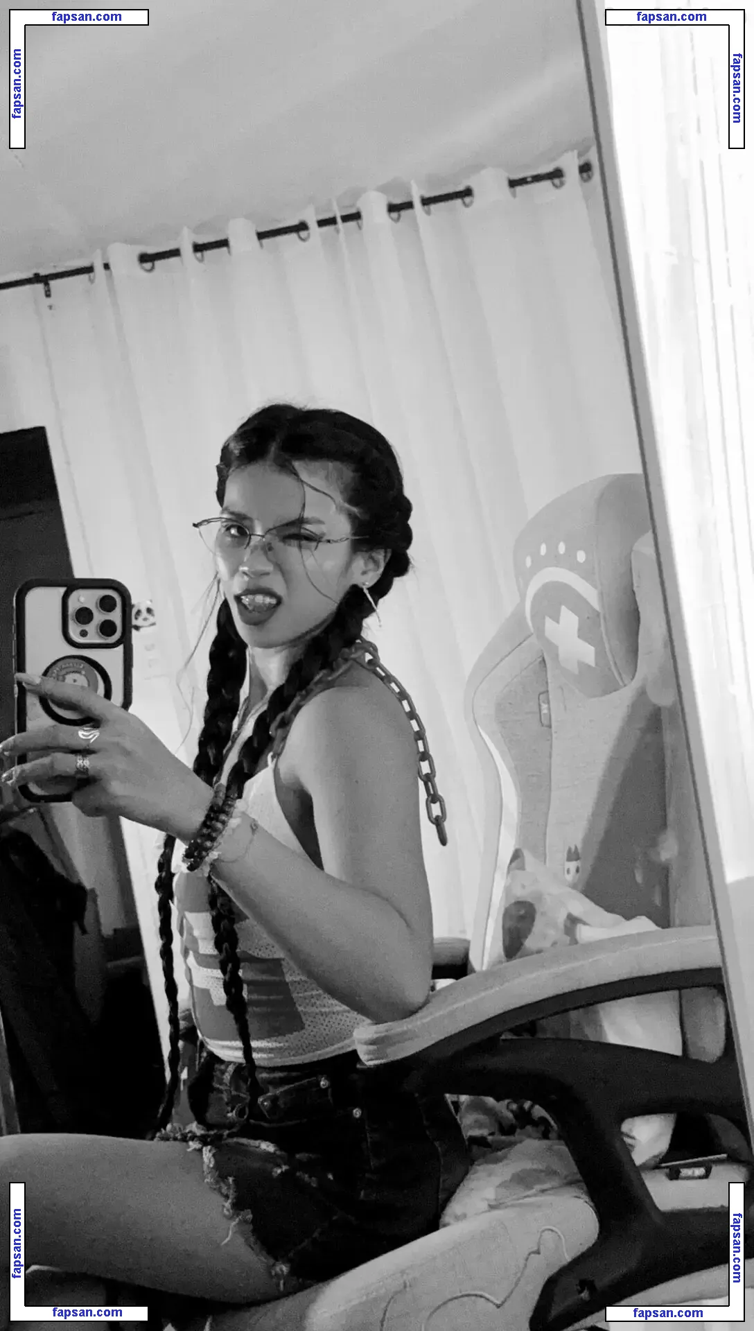 Roughfunzelll голая фото #0003 с Онлифанс