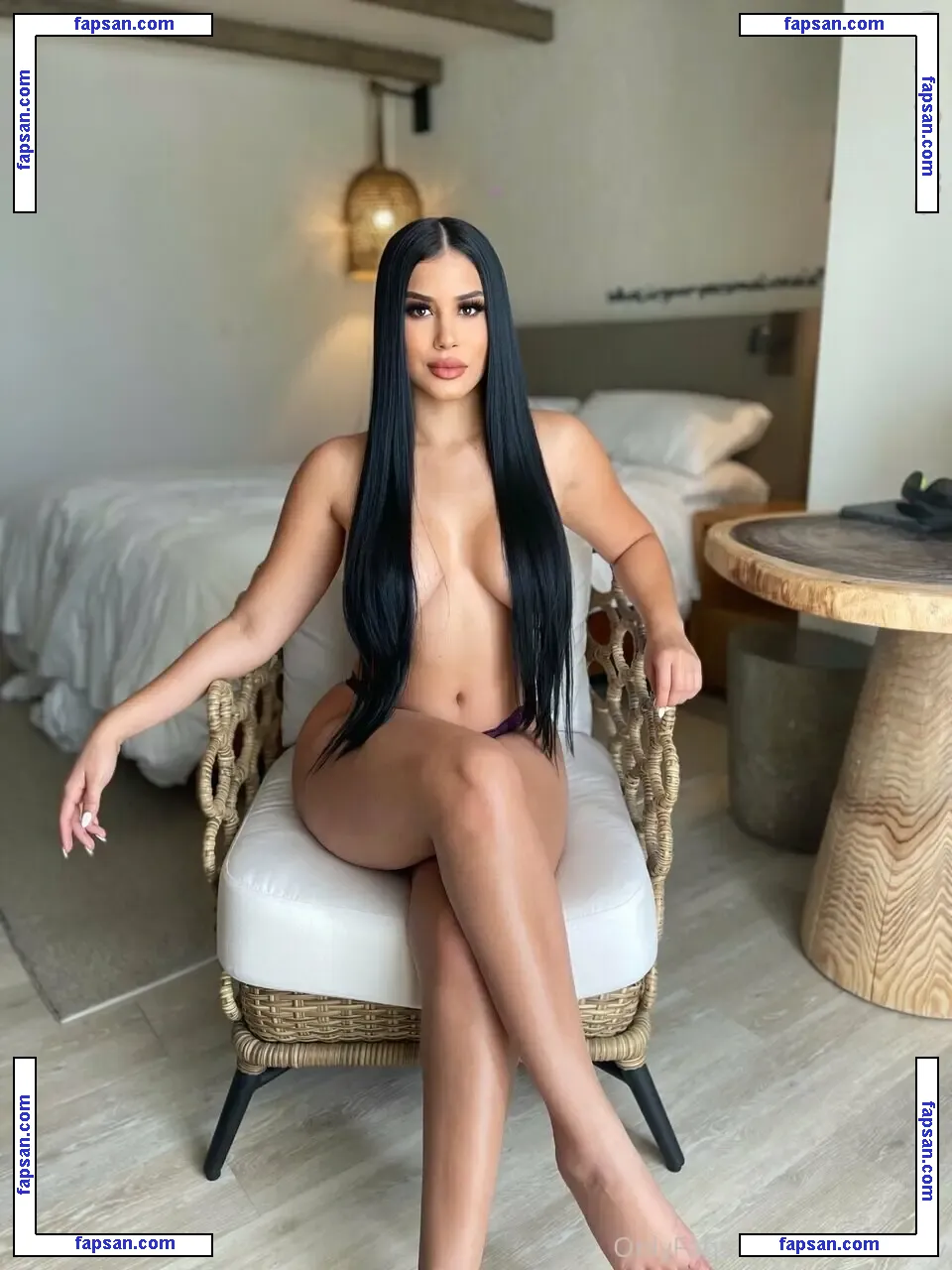 Roxana Ventura nude photo #0021 from OnlyFans