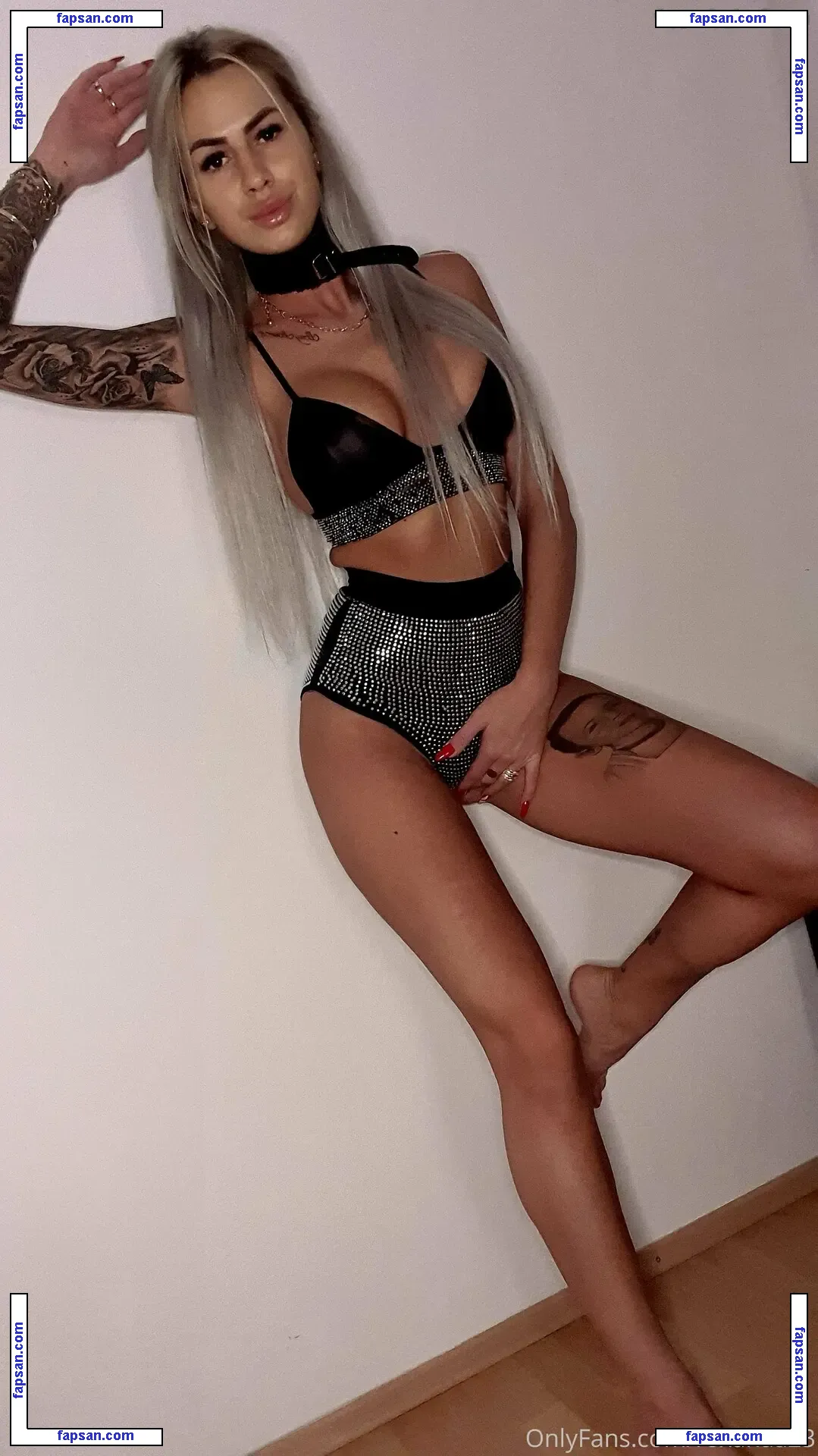 roxanaa23 nude photo #0014 from OnlyFans