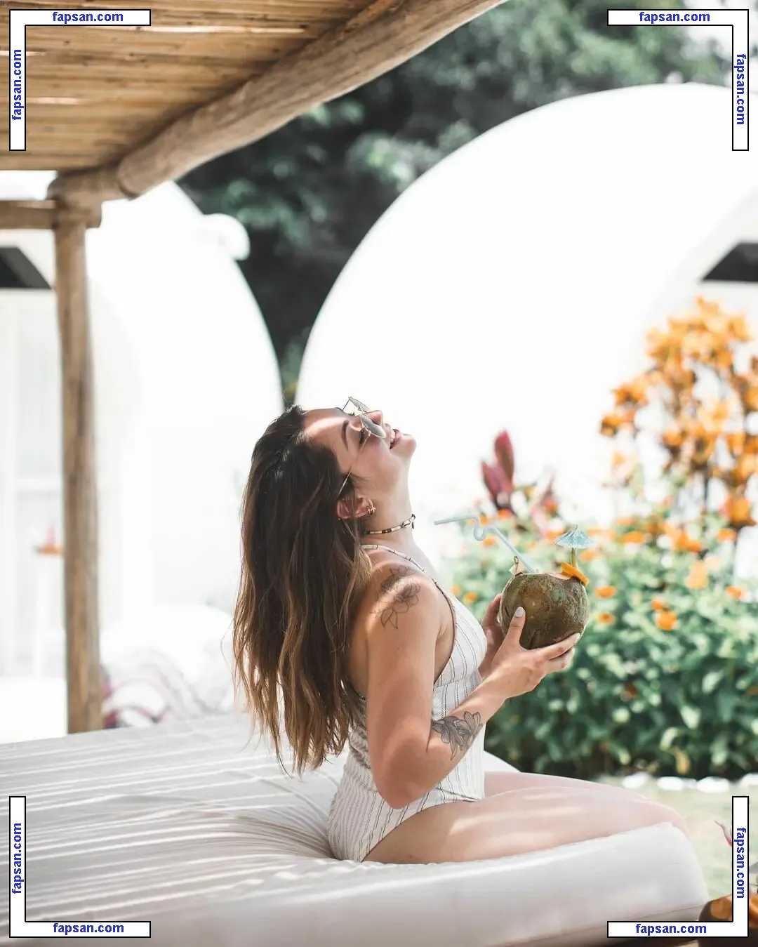 Roxane ASMR nude photo #0044 from OnlyFans
