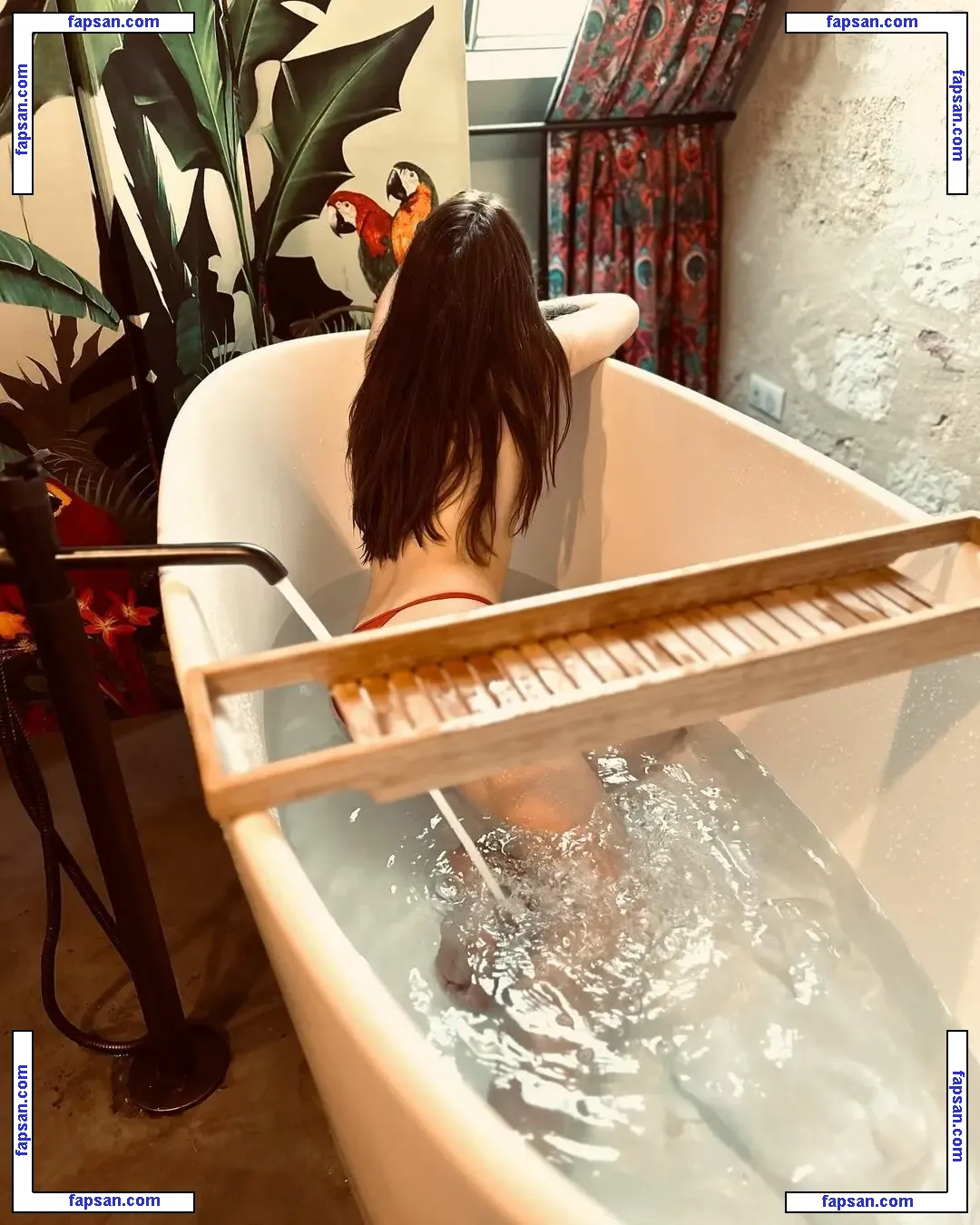 Roxane ASMR nude photo #0051 from OnlyFans