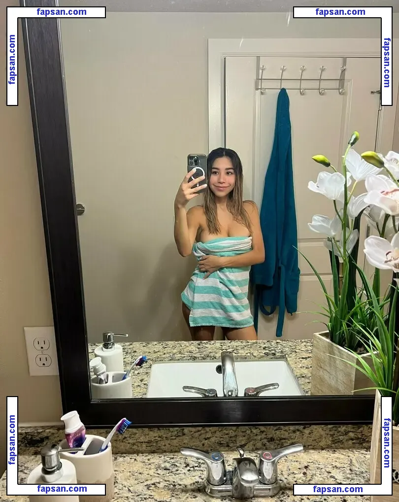roxannesims nude photo #0043 from OnlyFans