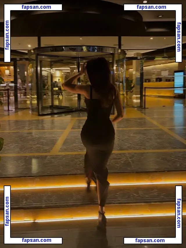 Roxie Węgiel голая фото #0029 с Онлифанс