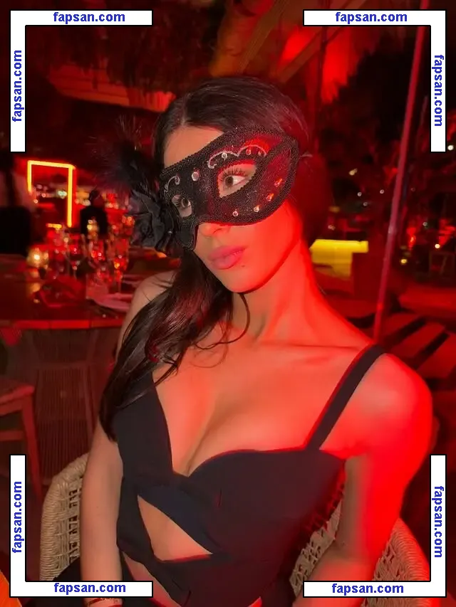 Roxie Węgiel голая фото #0031 с Онлифанс