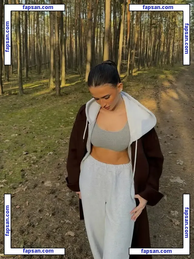 Roxie Węgiel голая фото #0034 с Онлифанс