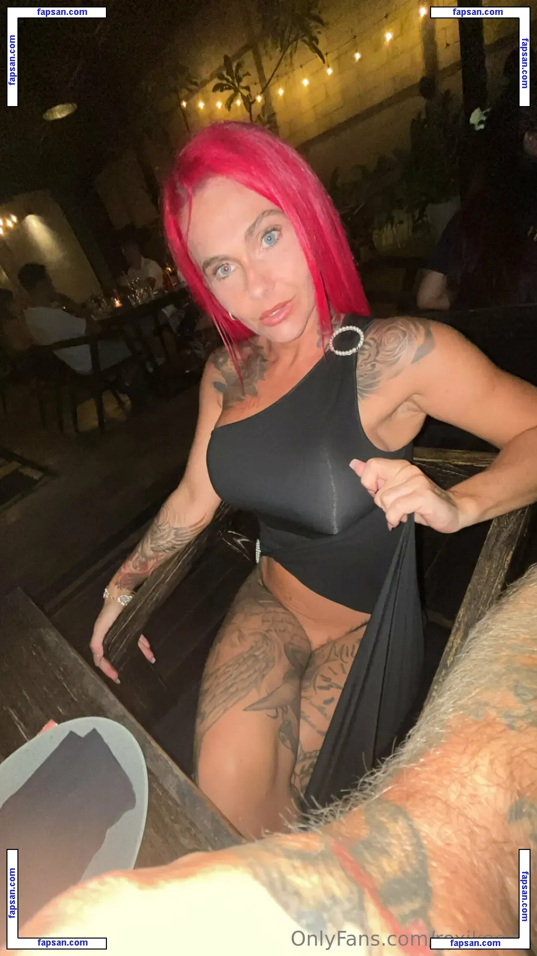 roxikeogh nude photo #0027 from OnlyFans