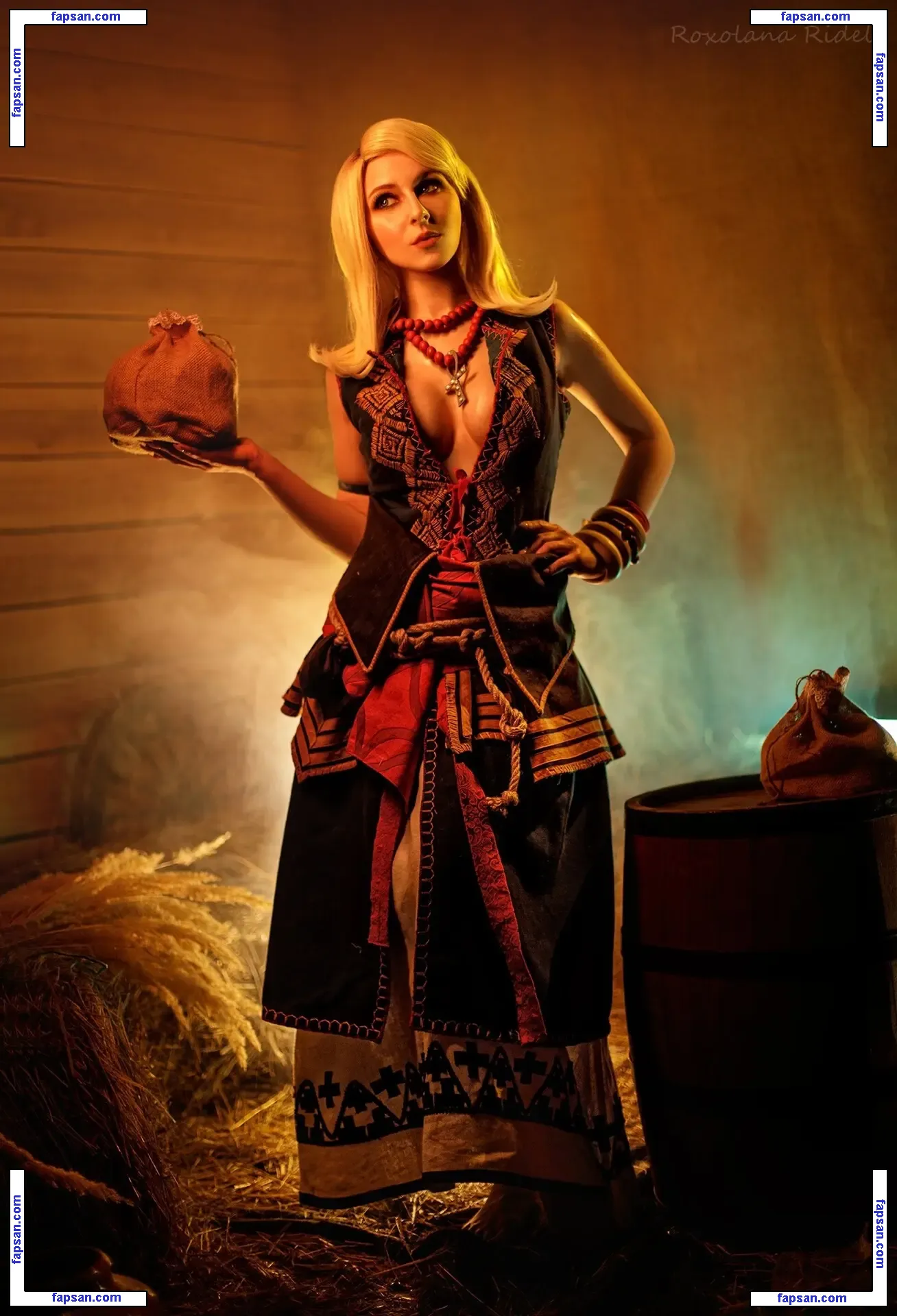 Roxolana nude photo #0082 from OnlyFans