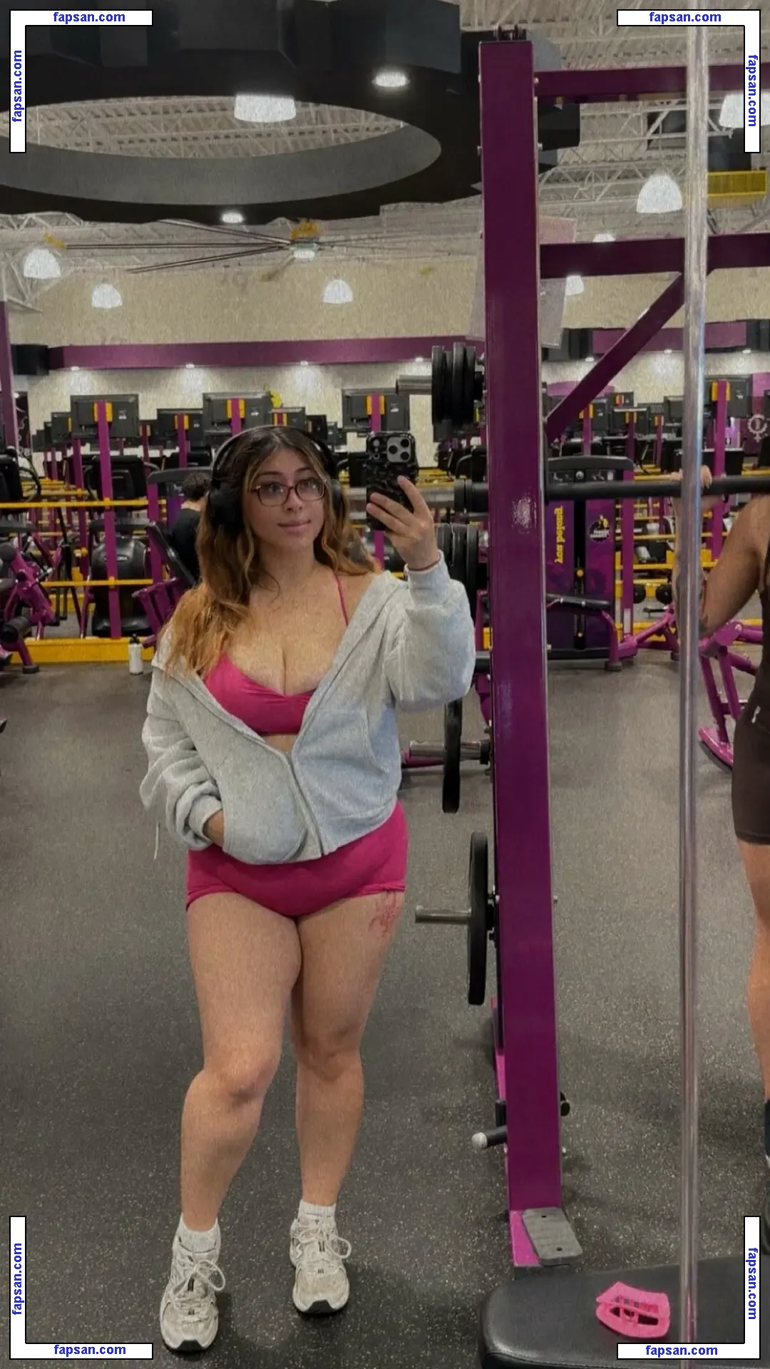 roxxiiiiee голая фото #0001 с Онлифанс