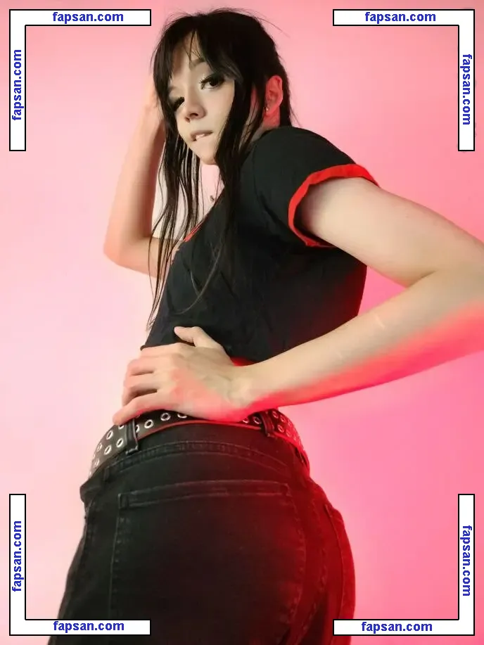 Rozsier nude photo #0012 from OnlyFans