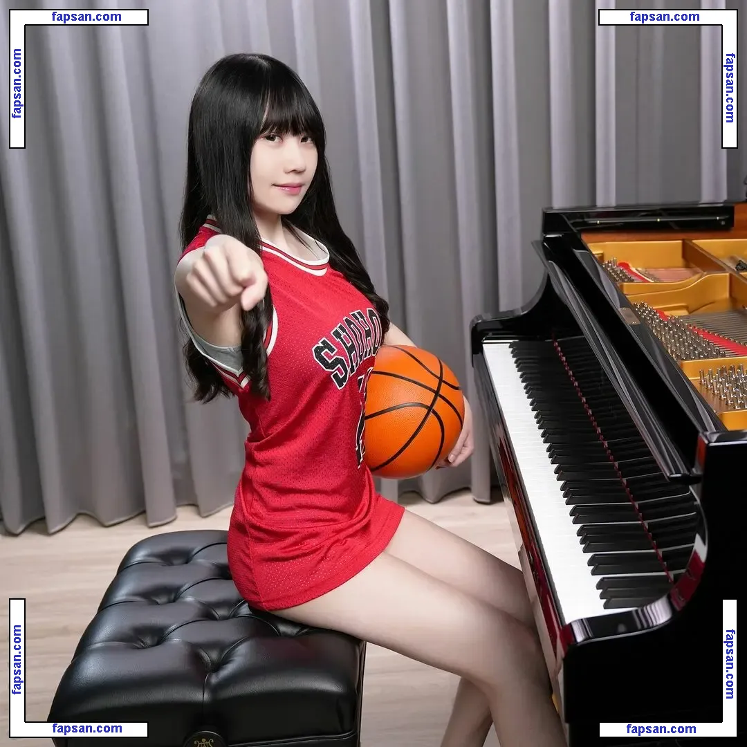 Ru’s Piano nude photo #0026 from OnlyFans