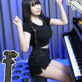 Ru’s Piano nude #0051