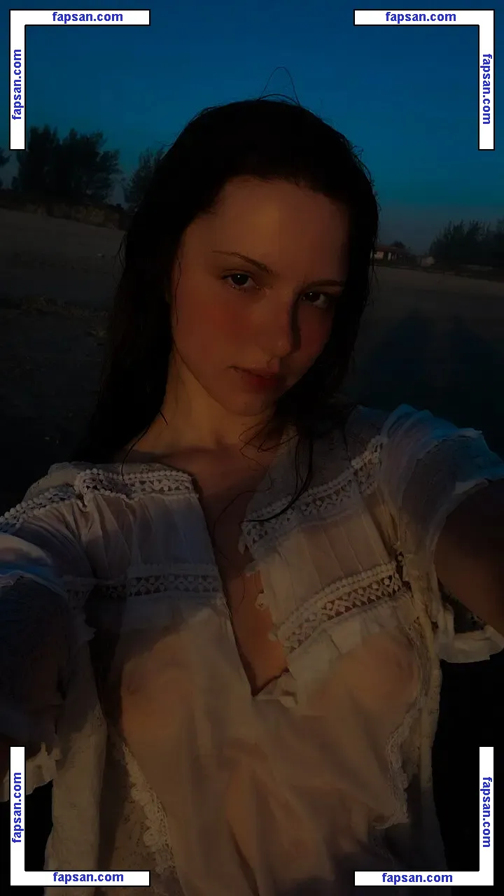 Ruivaisabel nude photo #0005 from OnlyFans