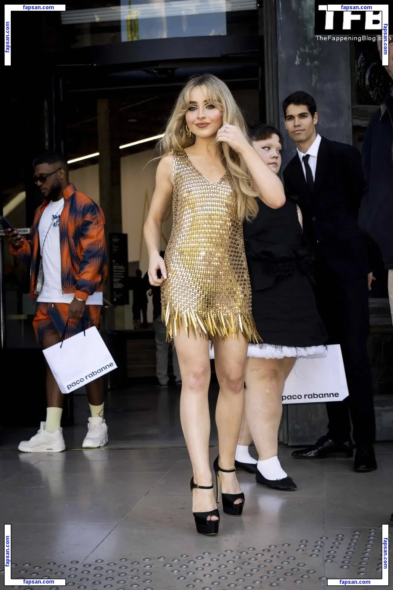 Sabrina Carpenter голая фото #0308 с Онлифанс