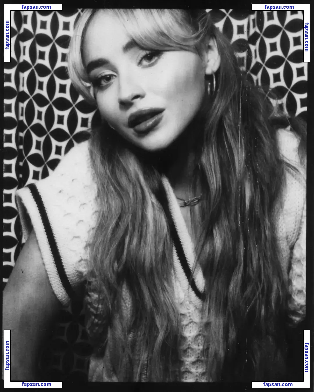 Sabrina Carpenter голая фото #0539 с Онлифанс