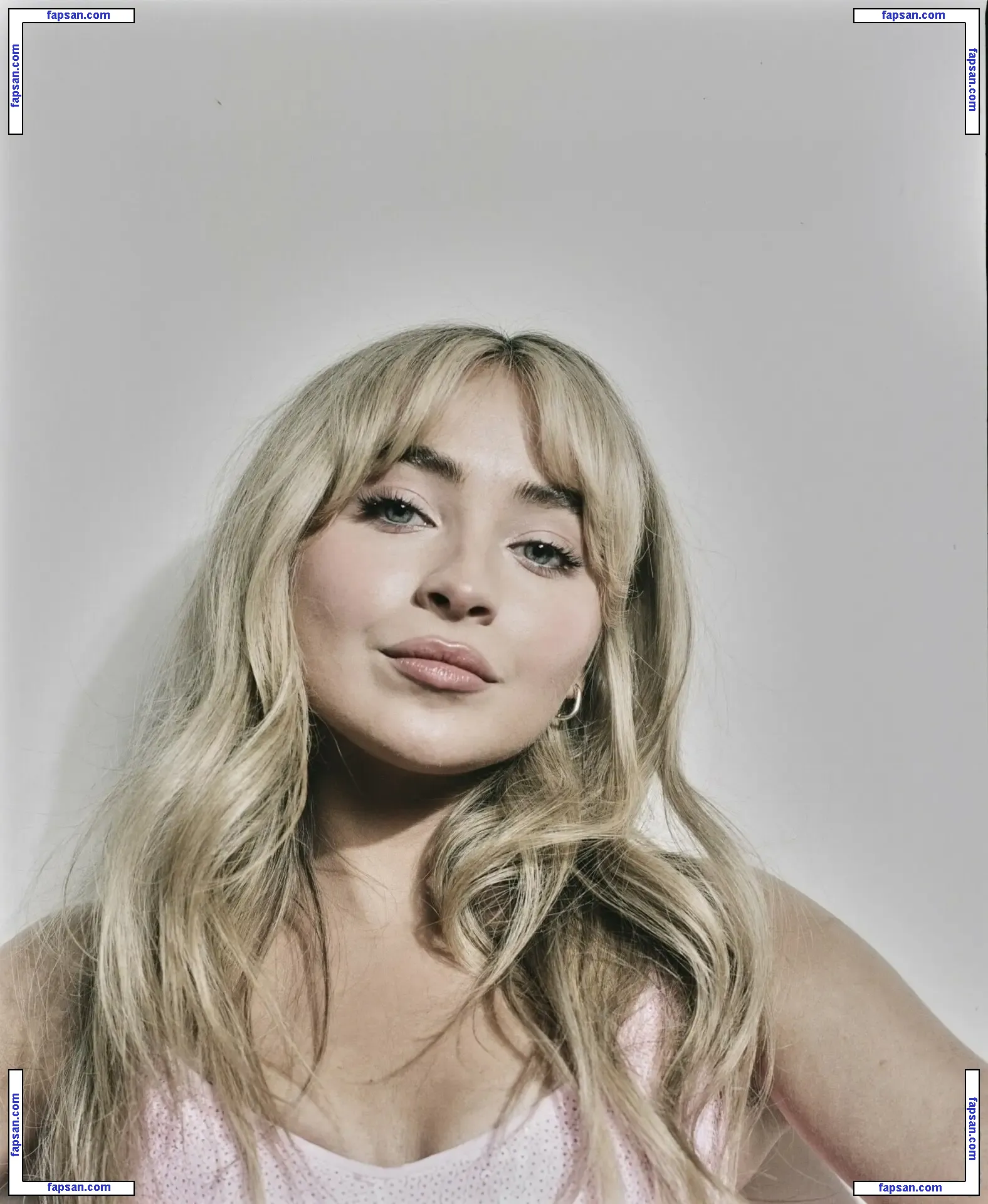 Sabrina Carpenter голая фото #0955 с Онлифанс