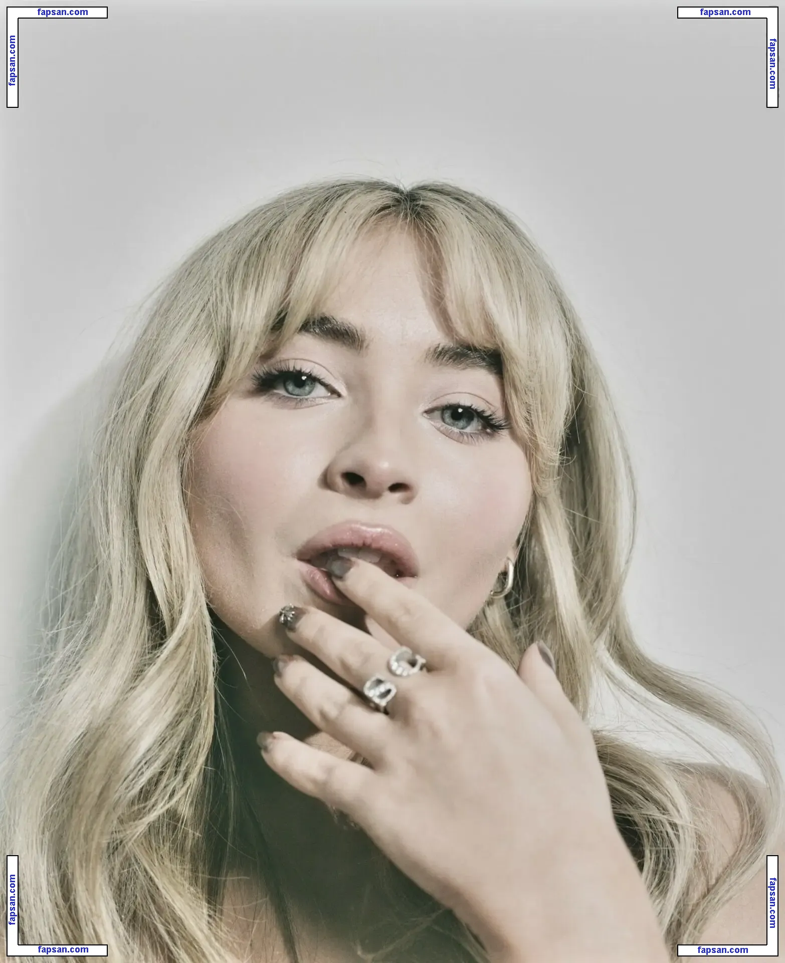 Sabrina Carpenter голая фото #0957 с Онлифанс