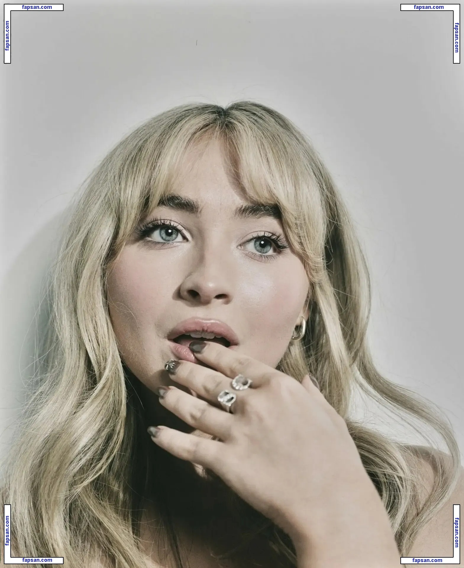 Sabrina Carpenter голая фото #0958 с Онлифанс